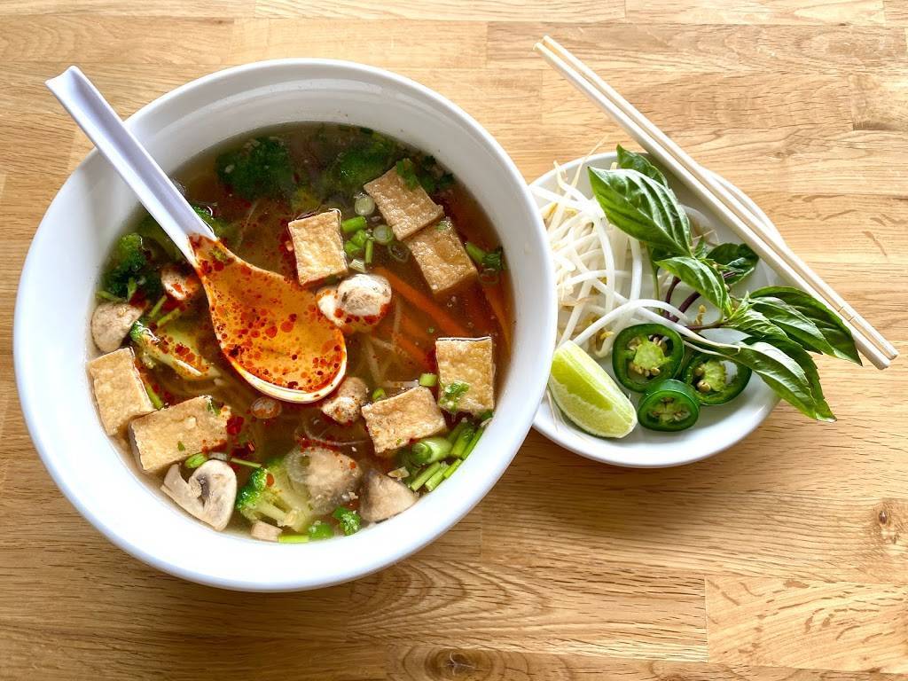 Lucky Thai | restaurant | 2705 Old Fort Pkwy Suite N, Murfreesboro, TN 37128, USA | 6158676988 OR +1 615-867-6988