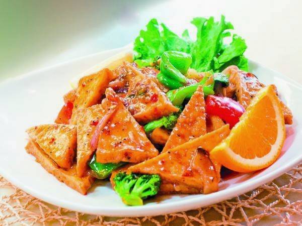 Thai Room | restaurant | 2063 Danforth Ave, Toronto, ON M4C 1J8, Canada | 4166938424 OR +1 416-693-8424