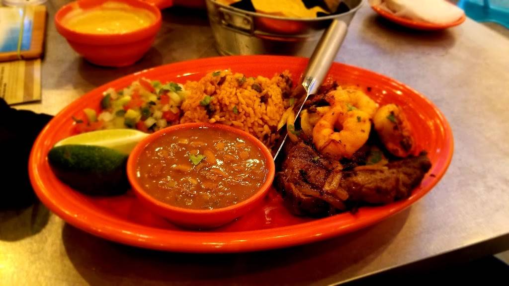 Sol y Luna | restaurant | 4270 River Oaks Dr, Myrtle Beach, SC 29579, USA | 8437962275 OR +1 843-796-2275