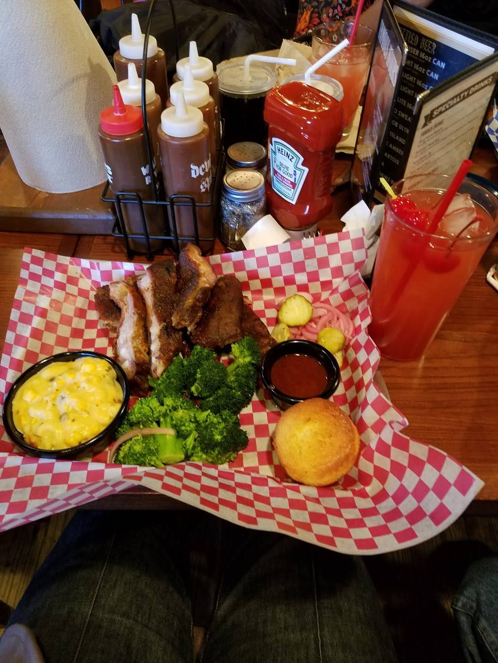Famous Daves Bar-B-Que | restaurant | 1720 22nd St, West Des Moines, IA 50266, USA | 5152670800 OR +1 515-267-0800