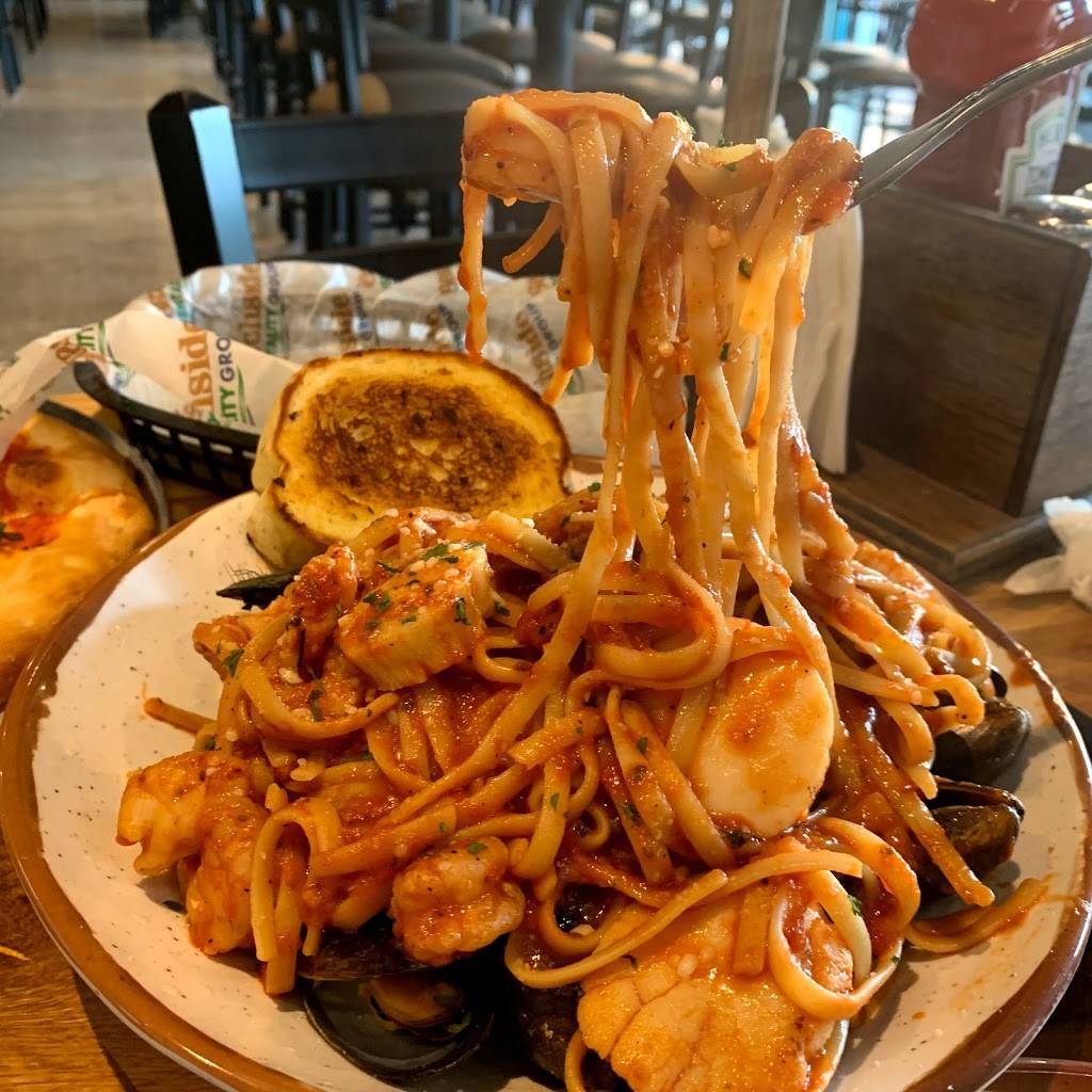 The Salty Crab Bar & Grill North Beach | restaurant | 462 Mandalay Ave, Clearwater Beach, FL 33767, USA | 7273301750 OR +1 727-330-1750