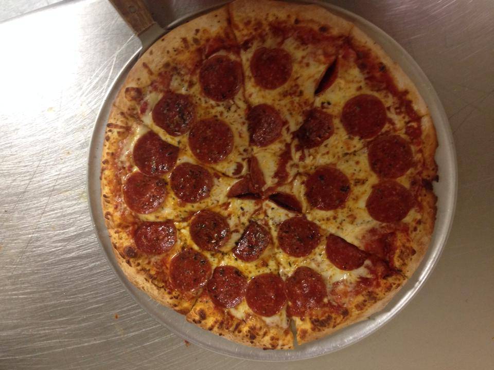 Clubhouse Pizza Holgate | restaurant | 132 N Wilhelm St, Holgate, OH 43527, USA | 4192640058 OR +1 419-264-0058