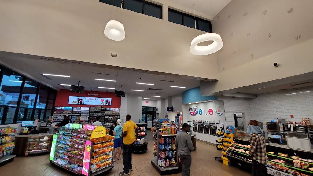 RaceTrac | bakery | 11700 E W Golf Dr, Miami, FL 33167, USA | 3056810200 OR +1 305-681-0200