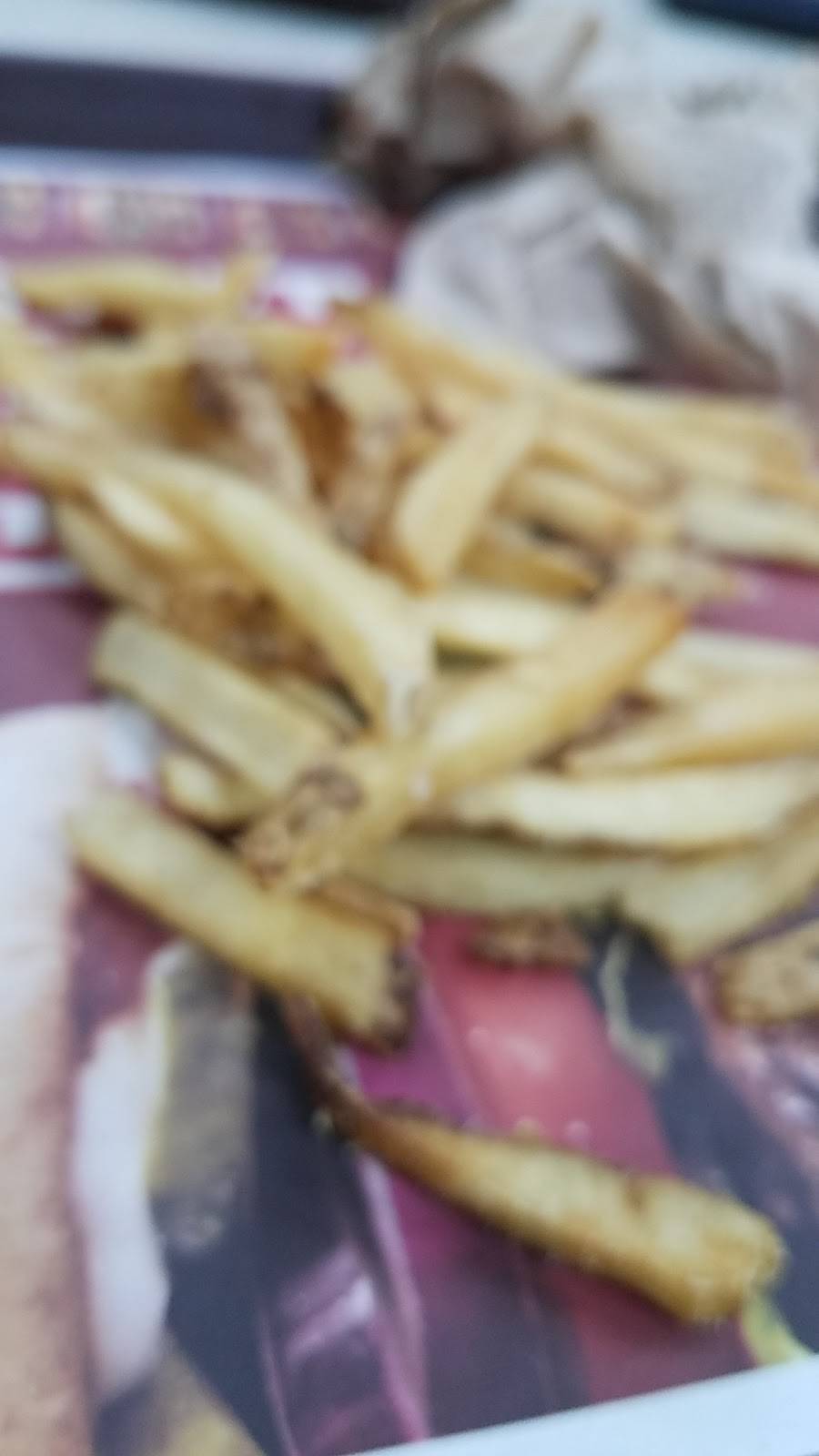 Wendys | restaurant | 1016 W Main St, Branford, CT 06405, USA | 2034889136 OR +1 203-488-9136