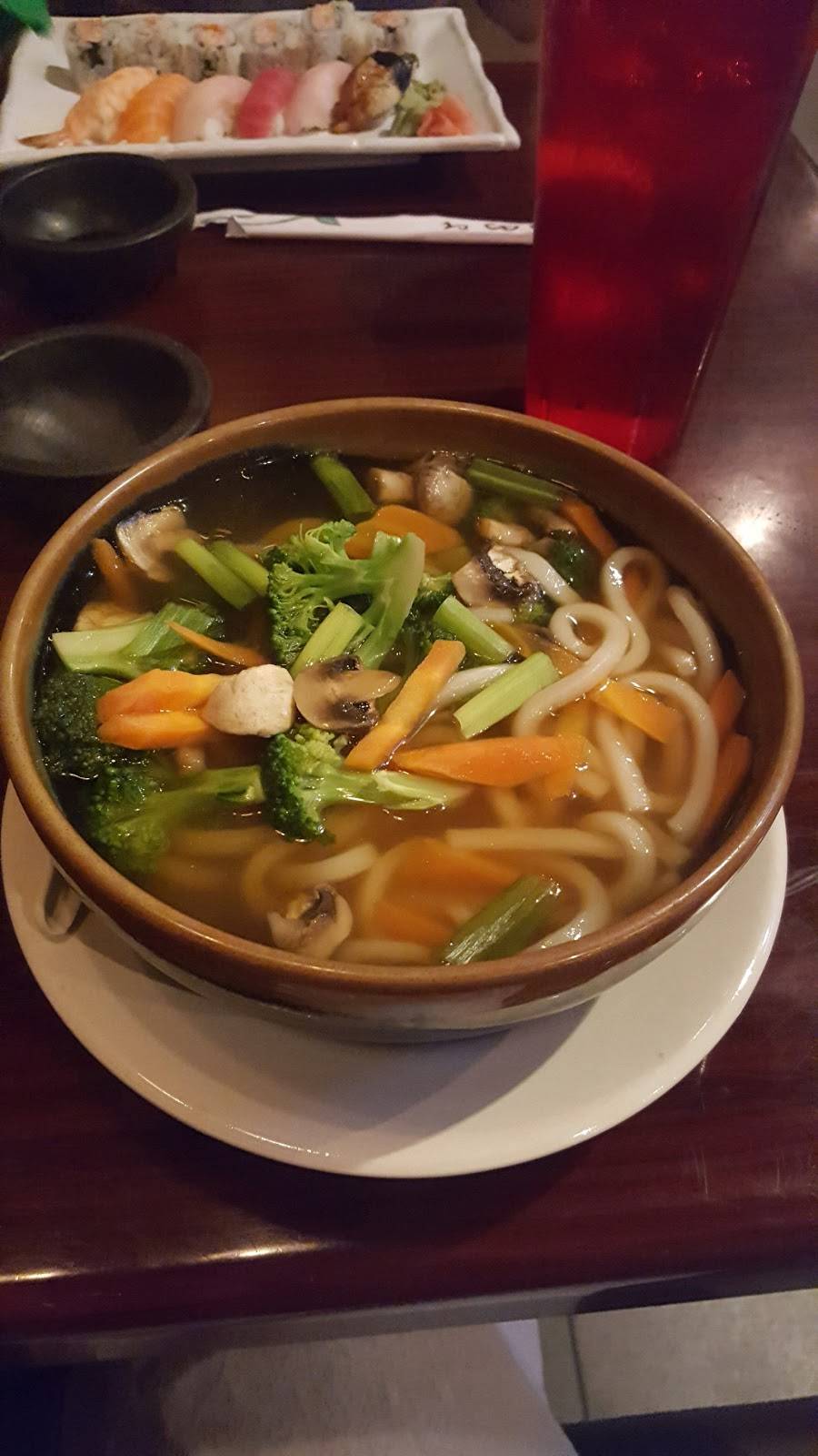 Umi Japanese Steakhouse & Sushi Bar | restaurant | 1721 US-45 #1, Columbus, MS 39705, USA | 6625704769 OR +1 662-570-4769