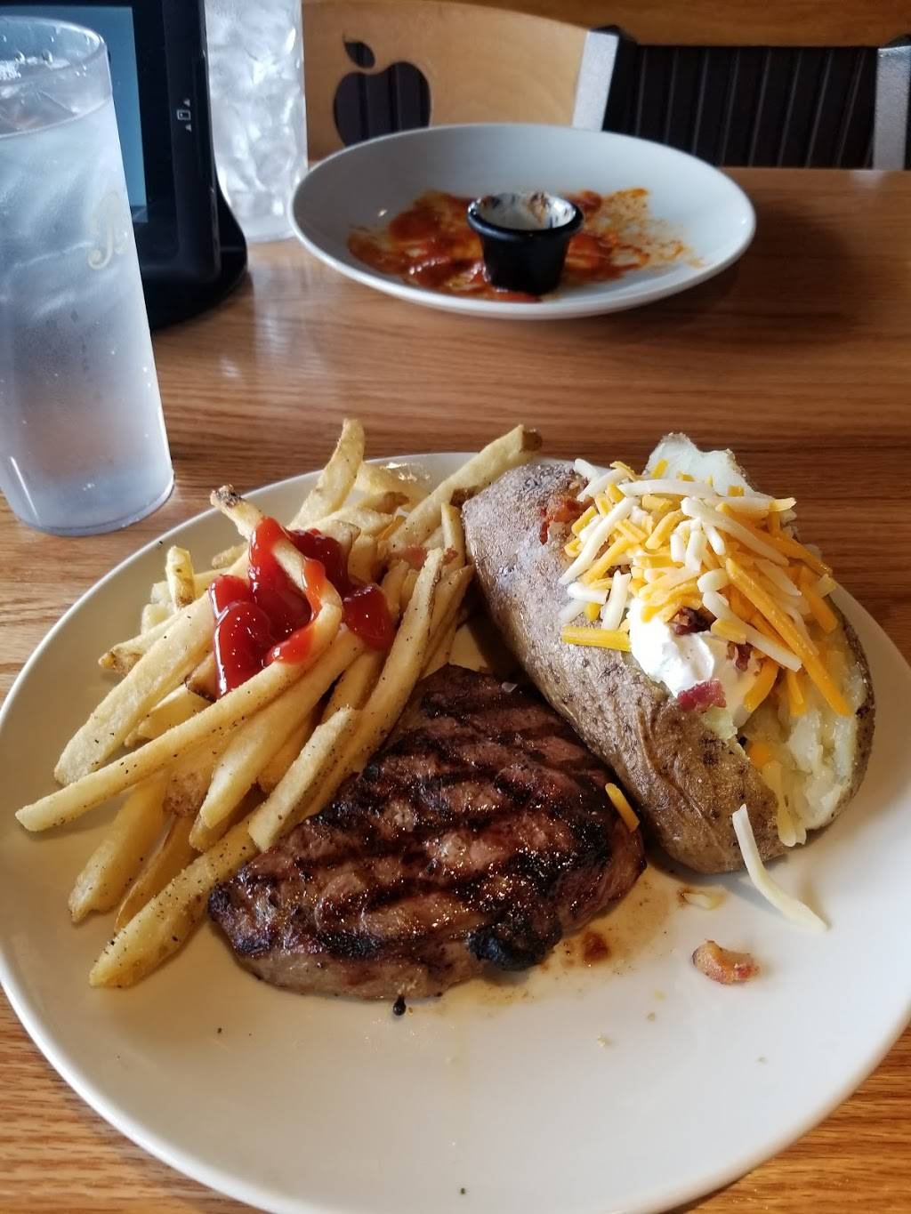 Applebees Grill + Bar | restaurant | 6645 NE Loop 820, North Richland Hills, TX 76180, USA | 8177889797 OR +1 817-788-9797
