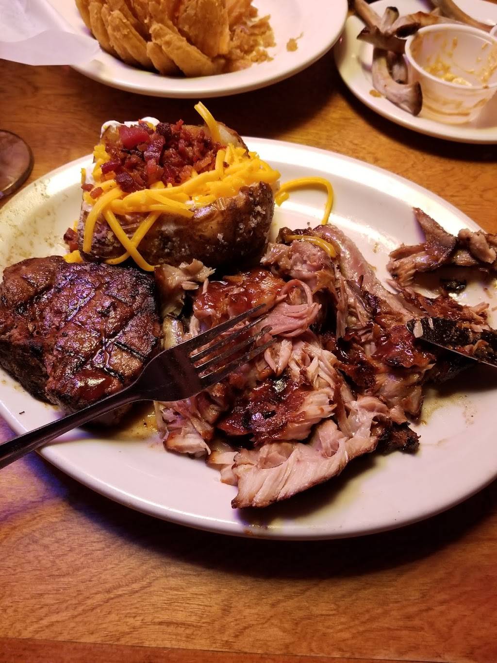 Texas Roadhouse | restaurant | 18194 Gulf Fwy, Friendswood, TX 77546, USA | 2814613800 OR +1 281-461-3800