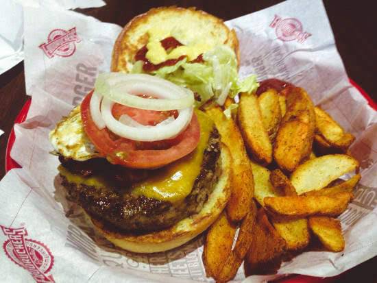 Fuddruckers | restaurant | 10435 N Kings Hwy, Myrtle Beach, SC 29572, USA | 8432728637 OR +1 843-272-8637
