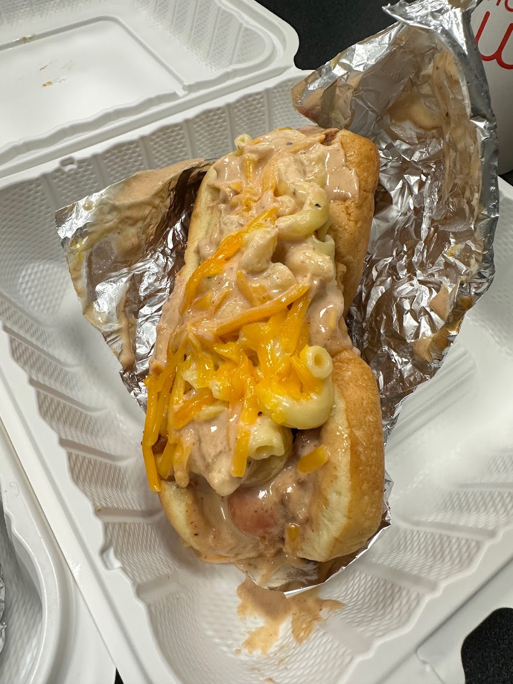 Weenie Wonder | restaurant | 4117 Worth Ave Unit WW, Columbus, OH 43219, USA | 6146839523 OR +1 614-683-9523