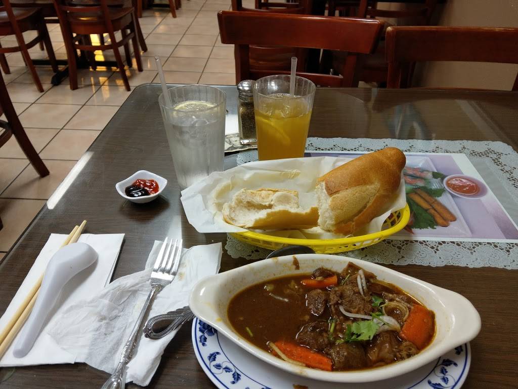 Pho Crystal | restaurant | 3037 S Bristol St, Santa Ana, CA 92704, USA | 7146681312 OR +1 714-668-1312