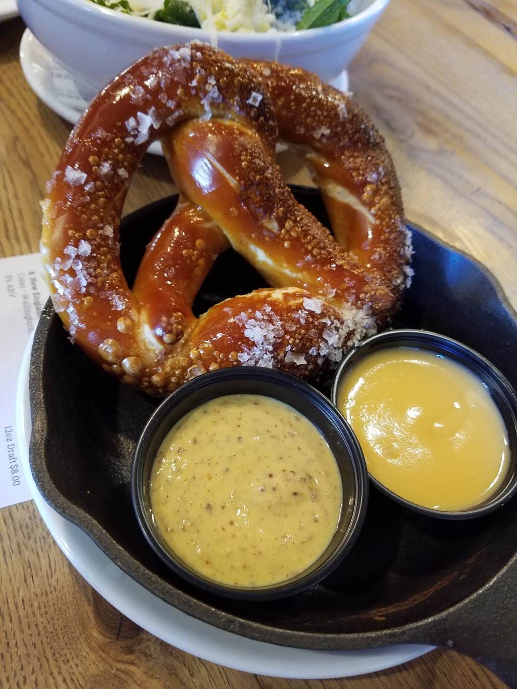 Mikro Beer Bar | restaurant | 0 Depot Ave, Hamden, CT 06518, USA | 2035537676 OR +1 203-553-7676