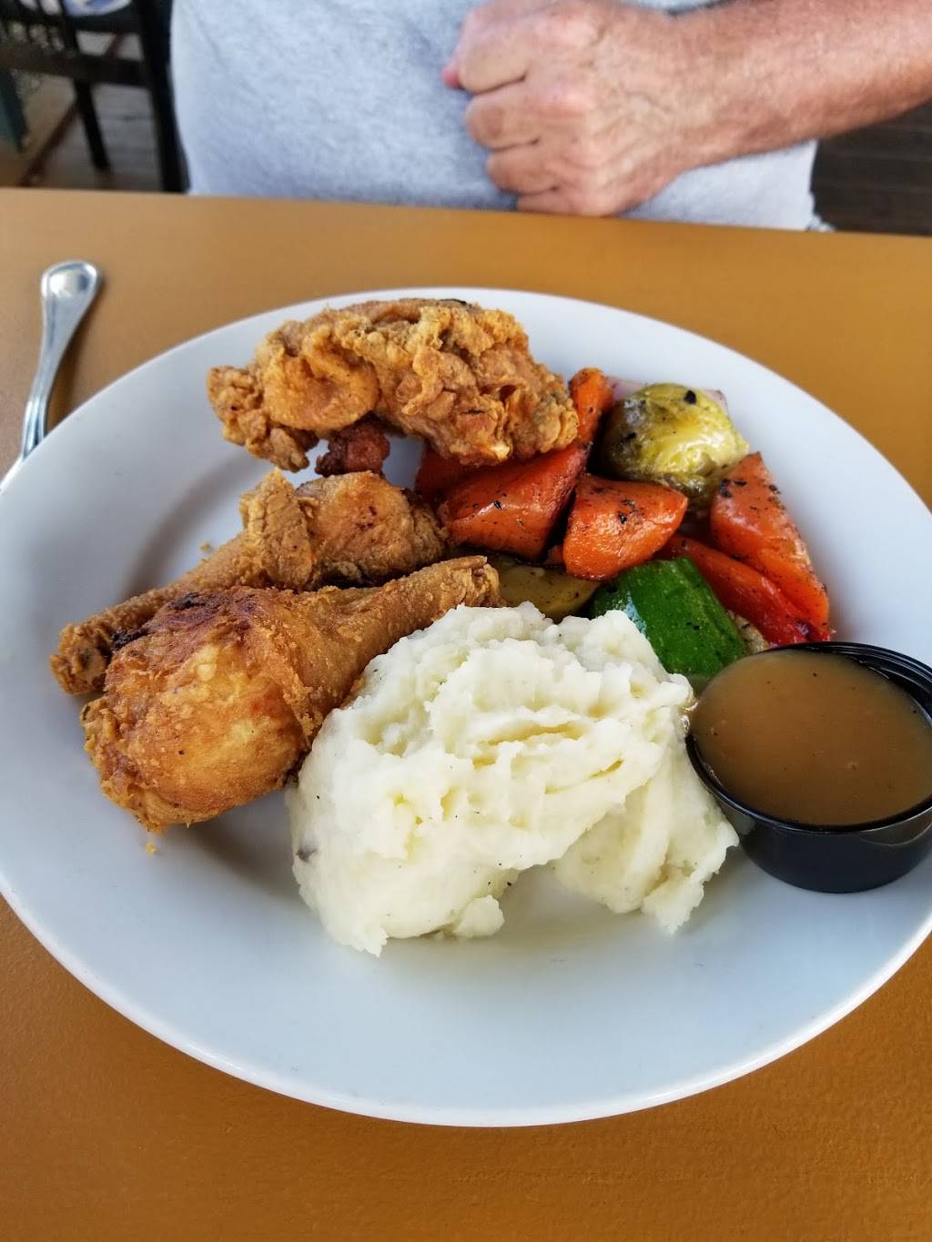 Southern Fresh | restaurant | 122 3rd Ave N, Safety Harbor, FL 34695, USA | 7272166341 OR +1 727-216-6341