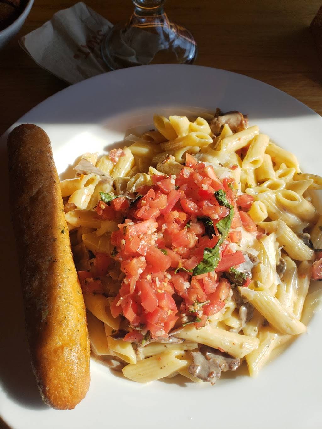 Applebees Grill + Bar | restaurant | 610 N Bluff Rd, Collinsville, IL 62234, USA | 6183456840 OR +1 618-345-6840