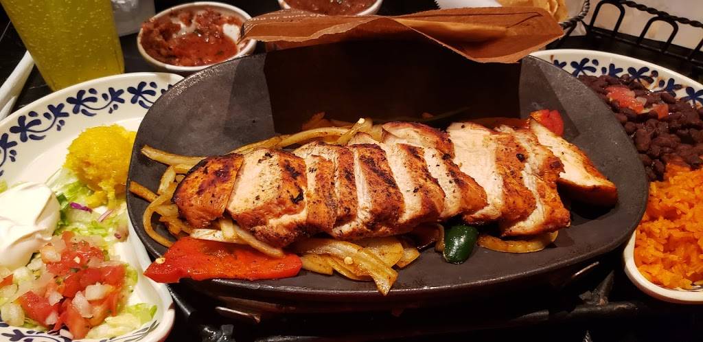 Chevys Fresh Mex | restaurant | 7401 Laguna Blvd Ste 100, Elk Grove, CA 95758, USA | 9166913400 OR +1 916-691-3400