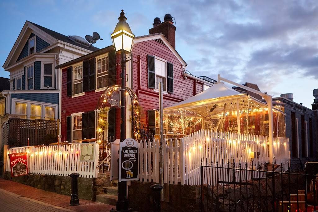 The Red House Restaurant | restaurant | 98 Winthrop St, Cambridge, MA 02138, USA | 6175760605 OR +1 617-576-0605