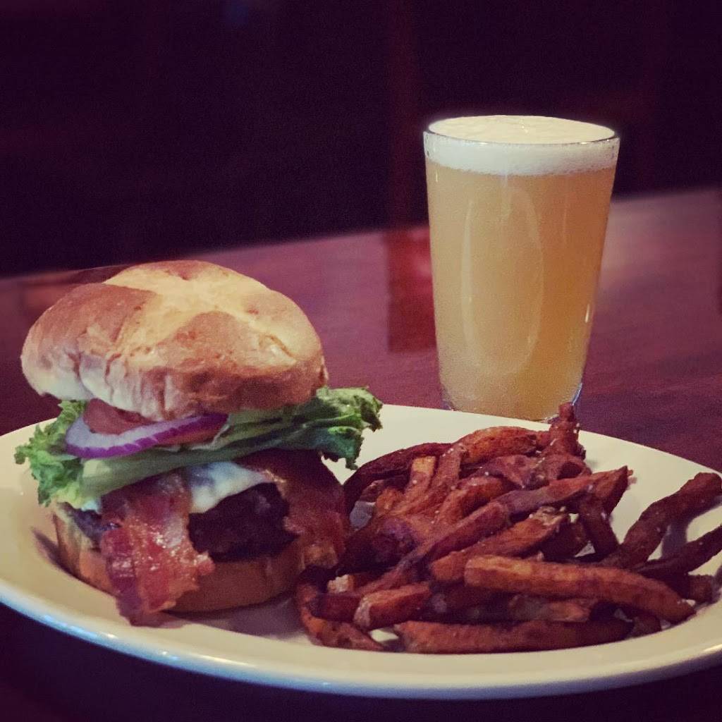 Fibber McGees | restaurant | 102 Cabot St, Beverly, MA 01915, USA | 9782320180 OR +1 978-232-0180