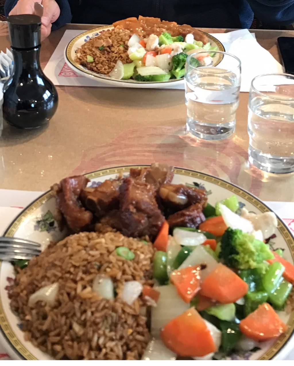 Restaurant Lee | restaurant | 96 Chemin de Montréal E, Gatineau, QC J8M 1C8, Canada | 8199862727 OR +1 819-986-2727