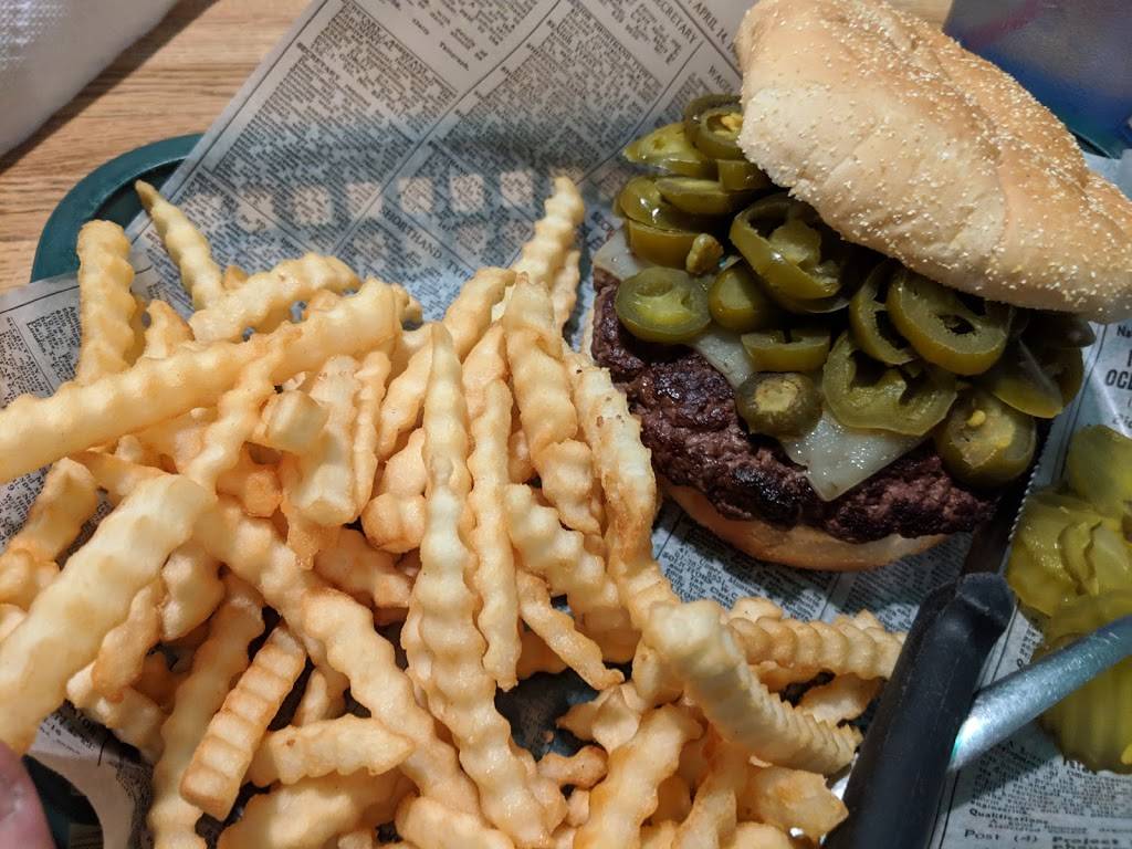 Eagles Nest | restaurant | 100 N 2nd St, Eagle Lake, MN 56024, USA | 5072579996 OR +1 507-257-9996