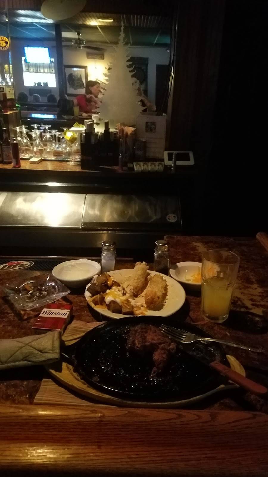 The Pine Room | restaurant | 1102 Perry St, St Charles, MO 63301, USA | 6367546237 OR +1 636-754-6237