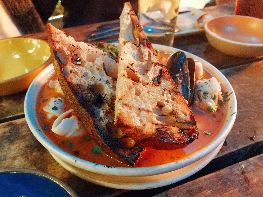 Hog Island Oyster Co | restaurant | 610 1st St #22, Napa, CA 94559, USA | 7072518113 OR +1 707-251-8113