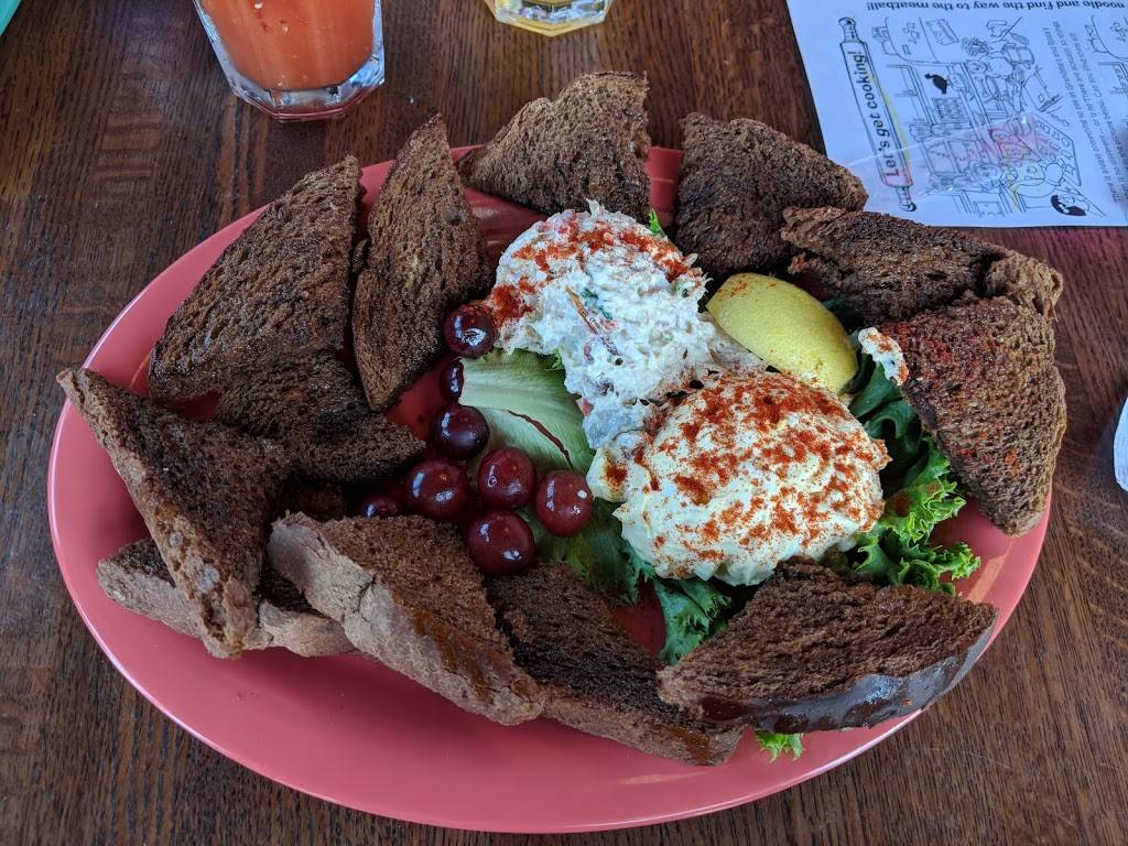 Grandmas Saloon & Grill Canal Park | restaurant | 522 S Lake Ave, Duluth, MN 55802, USA | 2187274192 OR +1 218-727-4192