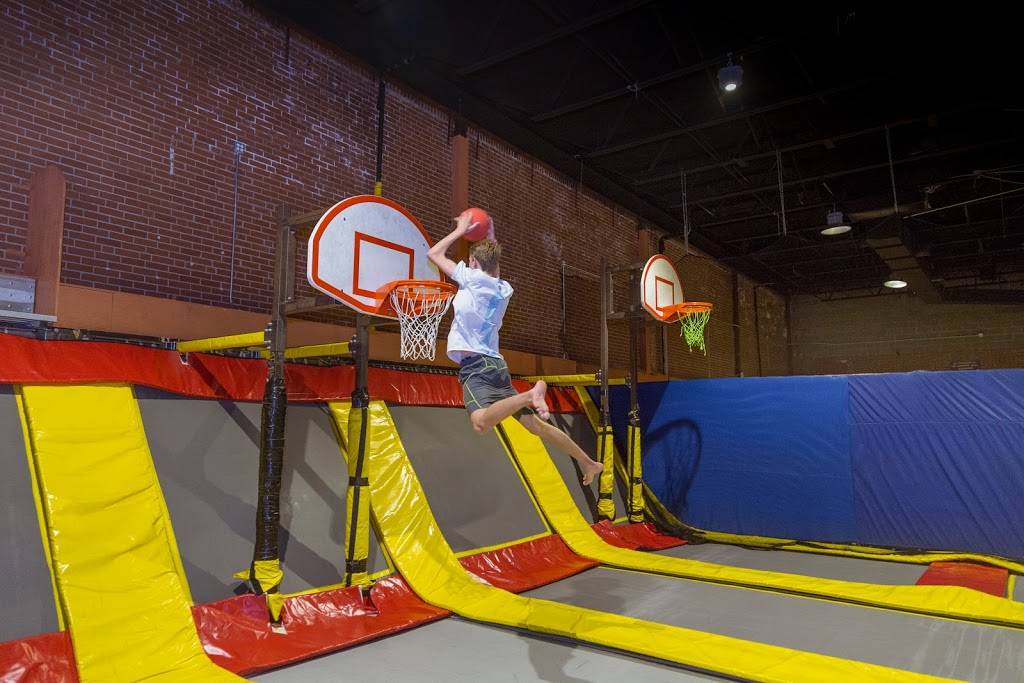 Air Fun Trampoline Park | meal takeaway | 2268 Golden Gate Dr, Greensboro, NC 27405, USA | 3364502102 OR +1 336-450-2102