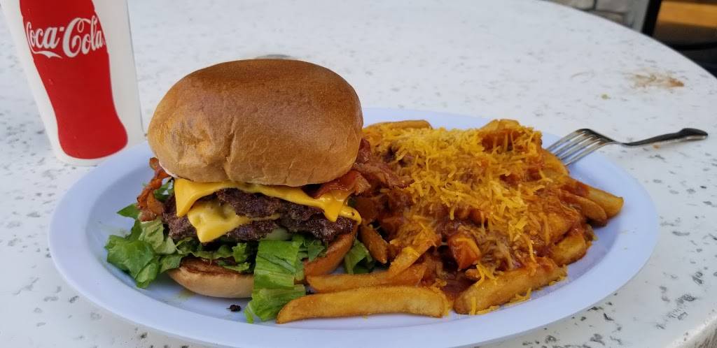 Willie J’s Burgers & More | restaurant | 2010 Club Center Dr, Sacramento, CA 95835, USA | 9162859379 OR +1 916-285-9379