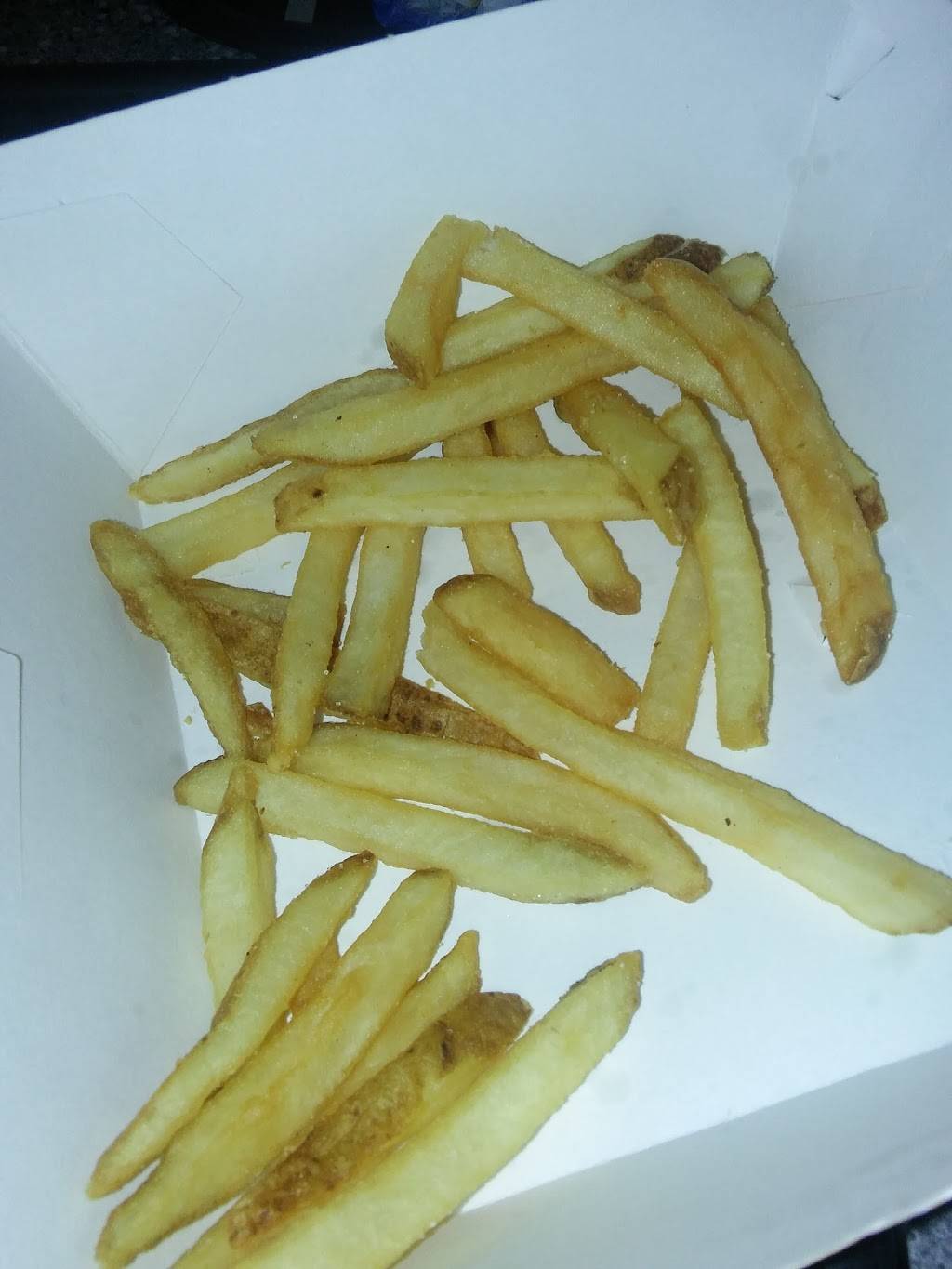 Carls Jr. / Green Burrito | restaurant | 4437 Howard Rd, Westley, CA 95387, USA | 2098943777 OR +1 209-894-3777