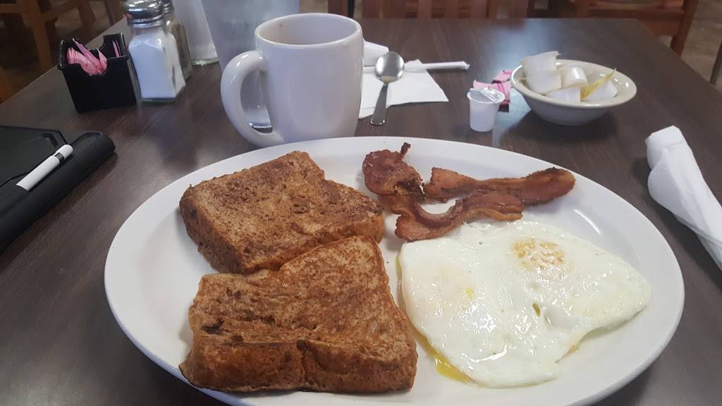 Bobbies Cafe | restaurant | 6728 S Flores St, San Antonio, TX 78221, USA | 2109231158 OR +1 210-923-1158