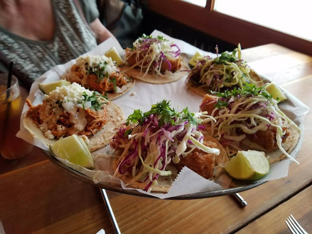 Bakersfield Nashville | restaurant | 201 3rd Ave S, Nashville, TN 37201, USA | 6155220970 OR +1 615-522-0970