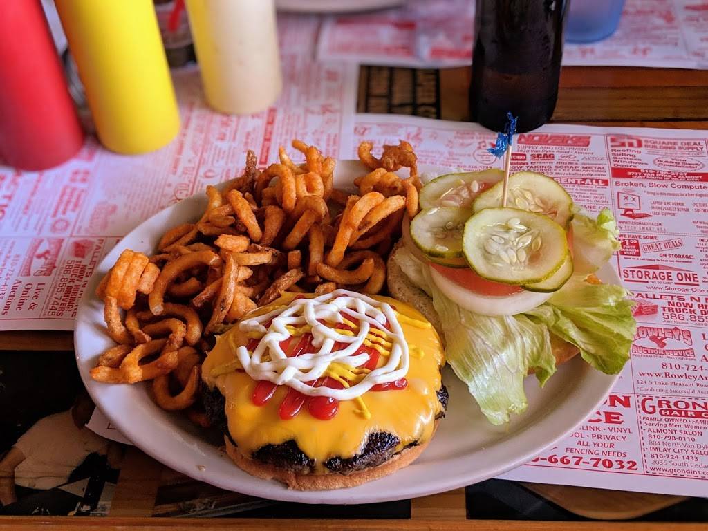 Hitch N Post | restaurant | 1636 Imlay City Rd, Lapeer, MI 48446, USA | 8106649154 OR +1 810-664-9154