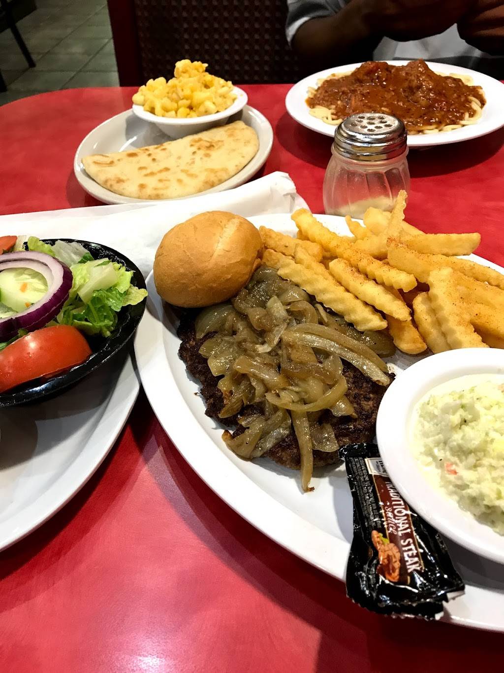 Showmars Little Rock | restaurant | 2540 Little Rock Rd, Charlotte, NC 28214, USA | 7043982240 OR +1 704-398-2240