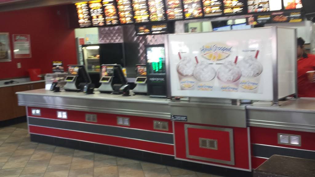 Carls Jr. | restaurant | 2400 White Ln, Bakersfield, CA 93304, USA | 6618363181 OR +1 661-836-3181