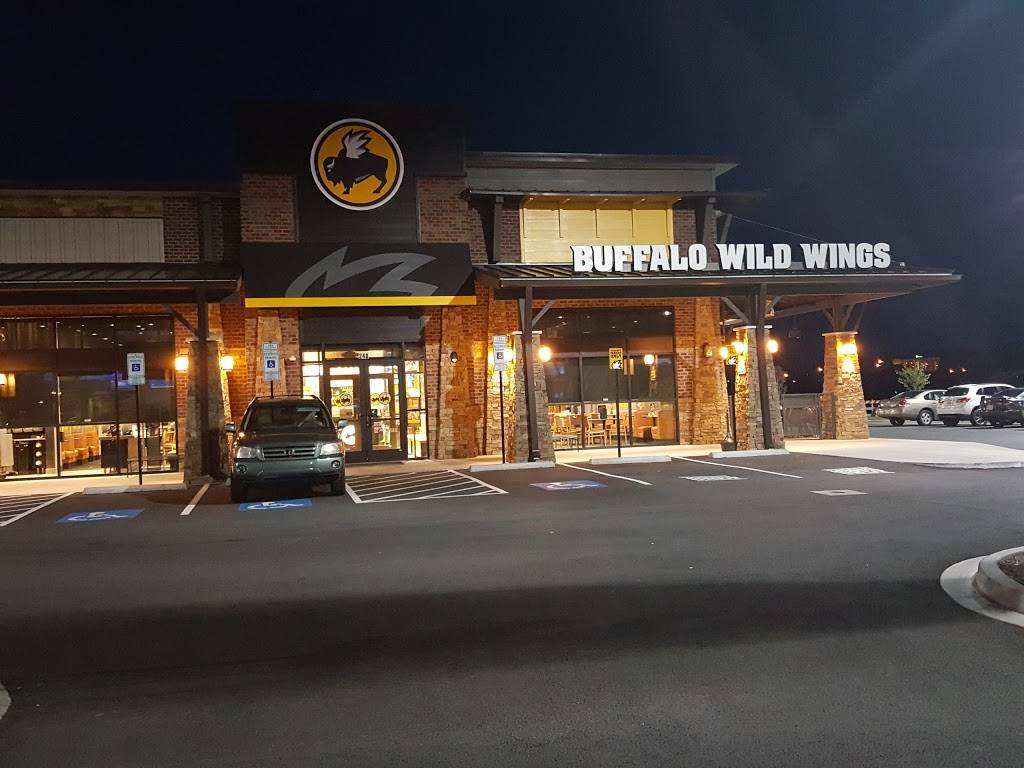 Buffalo Wild Wings | restaurant | 240 Falls Boulevard, Bristol, VA 24201, USA | 2766444920 OR +1 276-644-4920