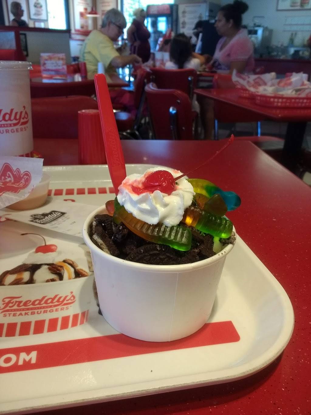 Freddys Frozen Custard & Steakburgers | restaurant | 1931 N 98th St, Kansas City, KS 66111, USA | 9137661900 OR +1 913-766-1900
