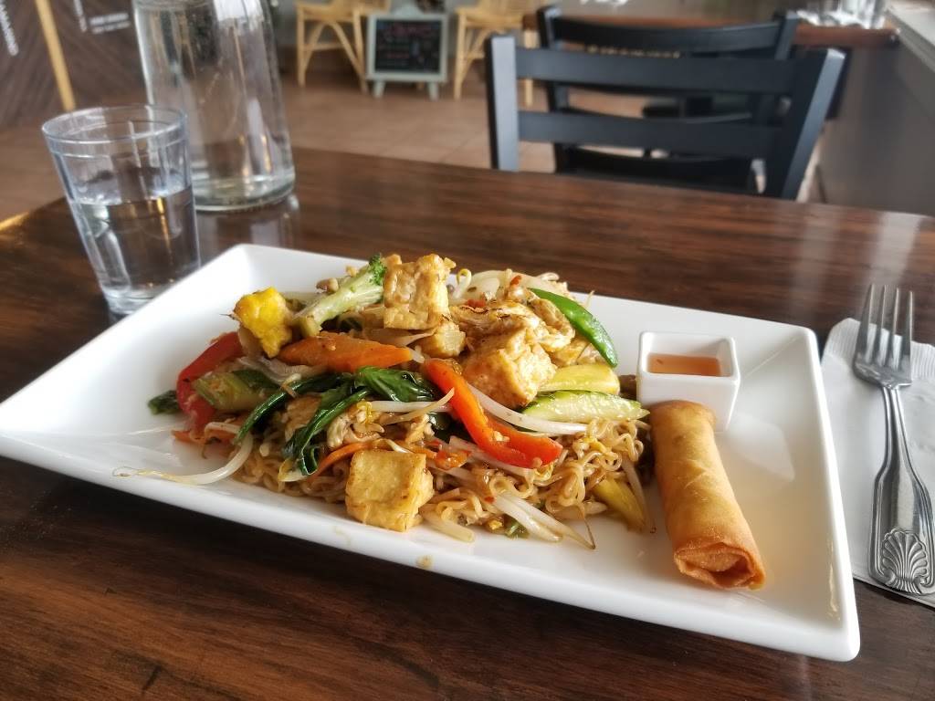 Thai Food Theory | restaurant | 104 Torrey St, Brockton, MA 02301, USA | 5082323229 OR +1 508-232-3229