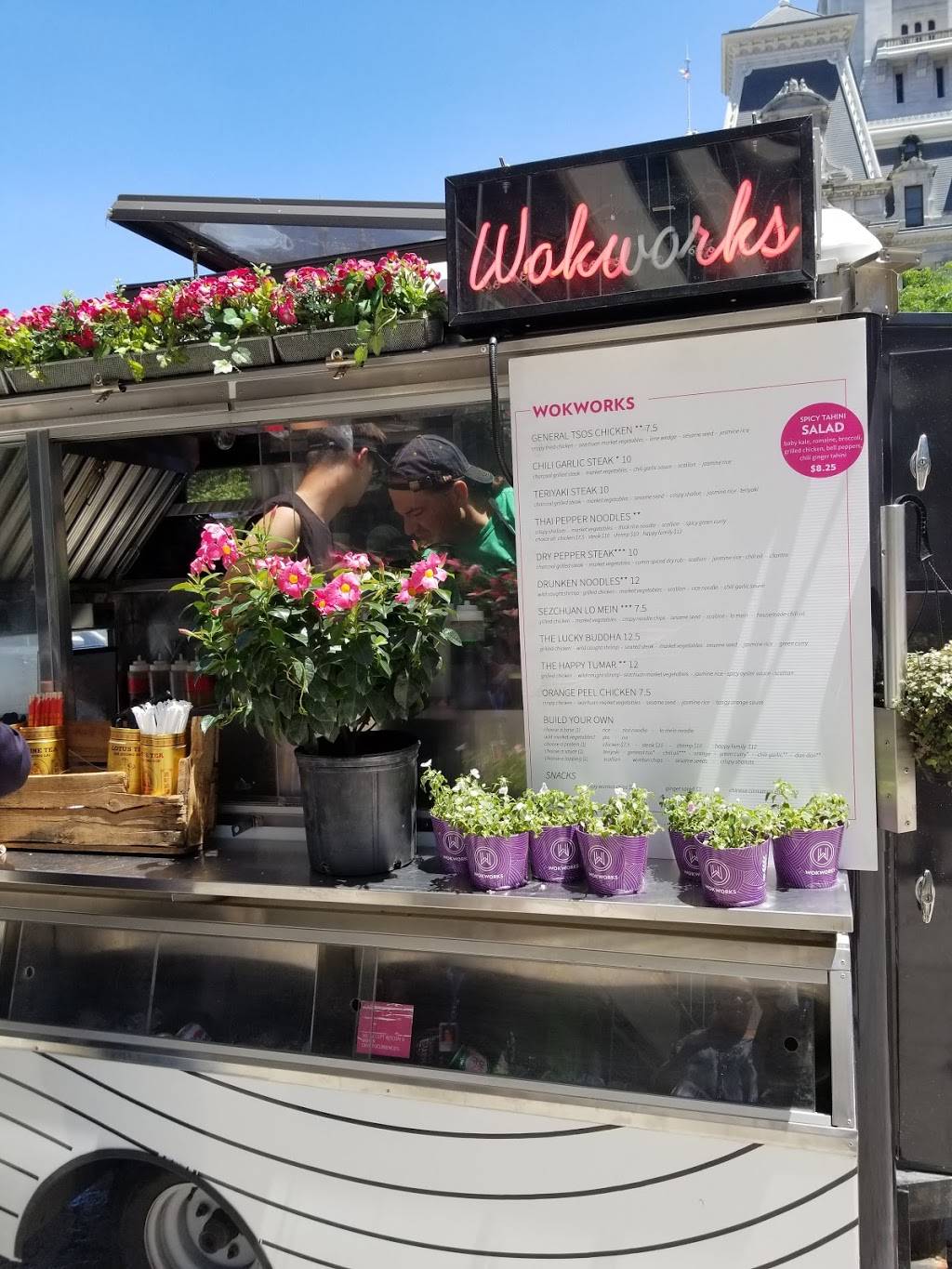 Wokworks | restaurant | City Hall, 1500 John F Kennedy Blvd, Philadelphia, PA 19102, USA | 8559659675 OR +1 855-965-9675