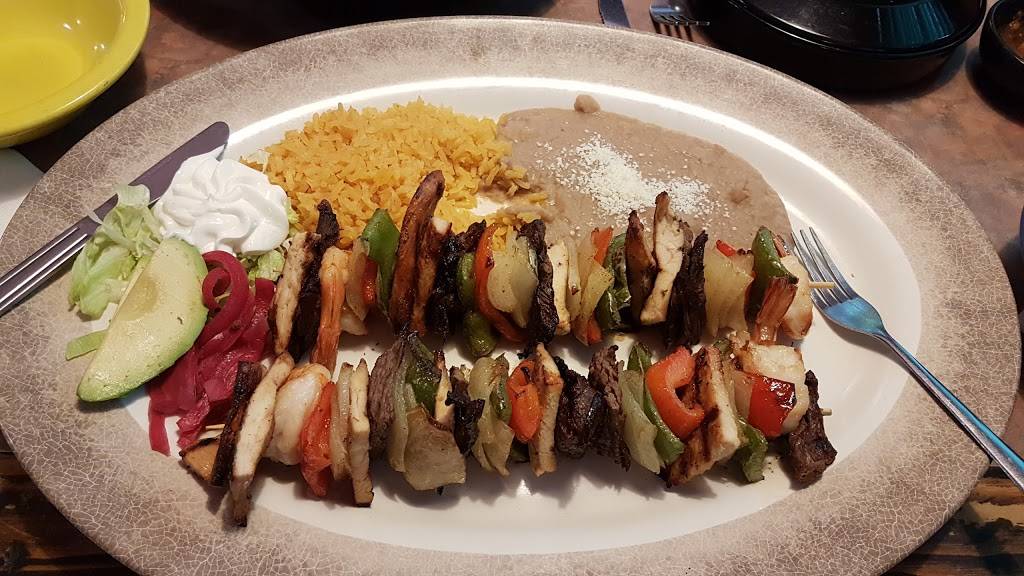 Old Hacienda Restaurant | restaurant | 5303 Olive Dr, Bakersfield, CA 93308, USA | 6613996015 OR +1 661-399-6015