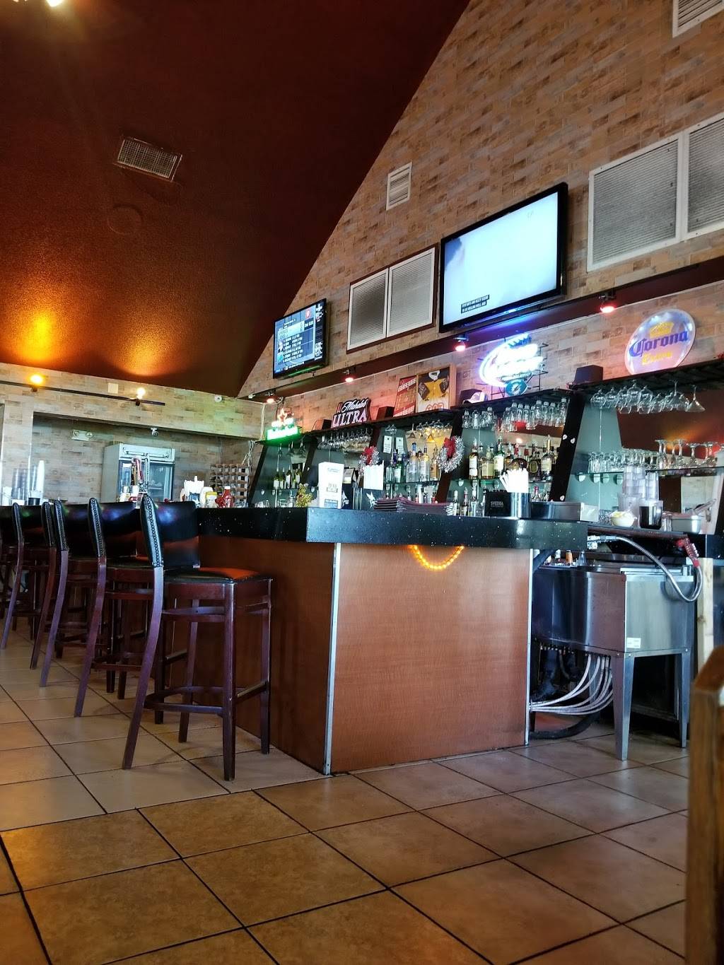 The Reef | restaurant | 2460 W State Rd 84, Fort Lauderdale, FL 33312, USA | 9545836632 OR +1 954-583-6632