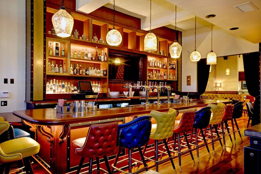 Finn Town | restaurant | 2251 Market St, San Francisco, CA 94114, USA | 4156263466 OR +1 415-626-3466