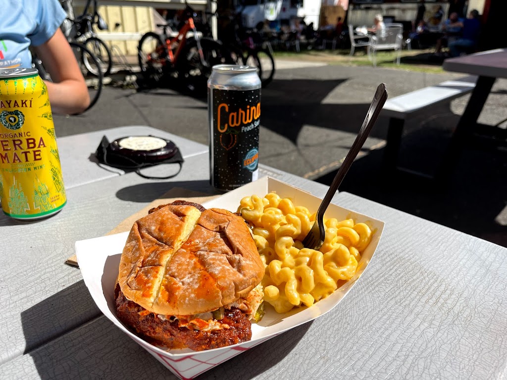 Wonderland Chicken Co. | meal takeaway | 223 E Hood Ave, Sisters, OR 97759, USA | 5416248442 OR +1 541-624-8442