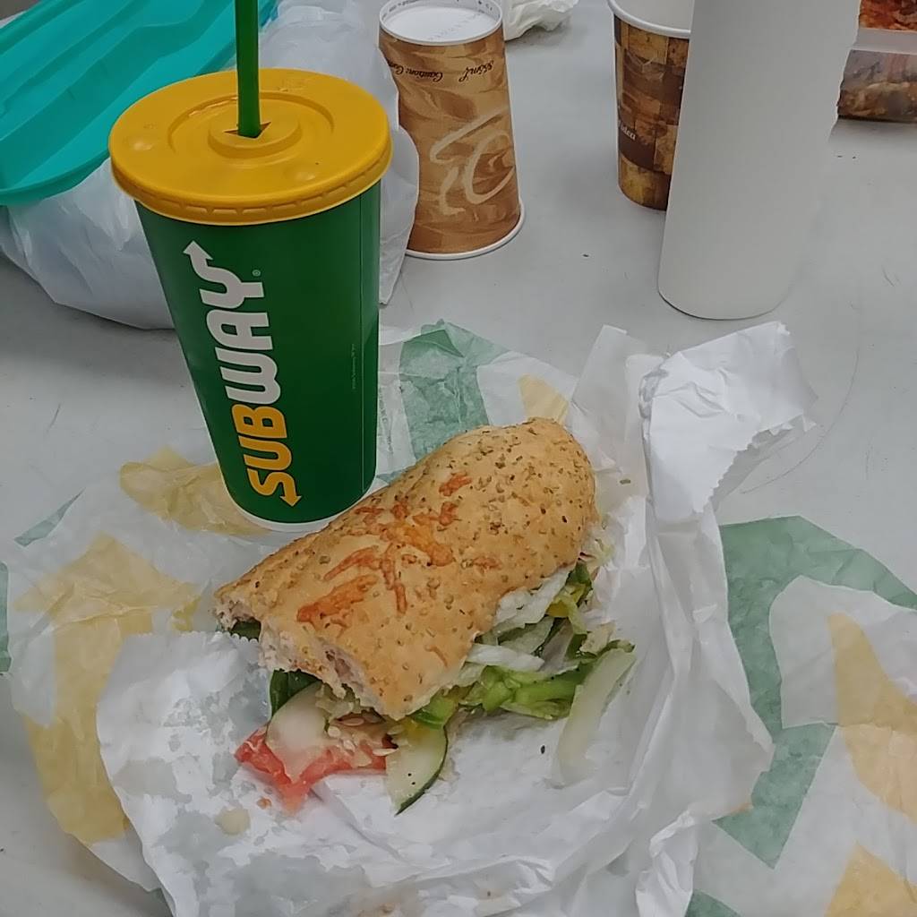 Subway | meal takeaway | 624 W Hallandale Beach Blvd, Hallandale Beach, FL 33009, USA | 9544548259 OR +1 954-454-8259