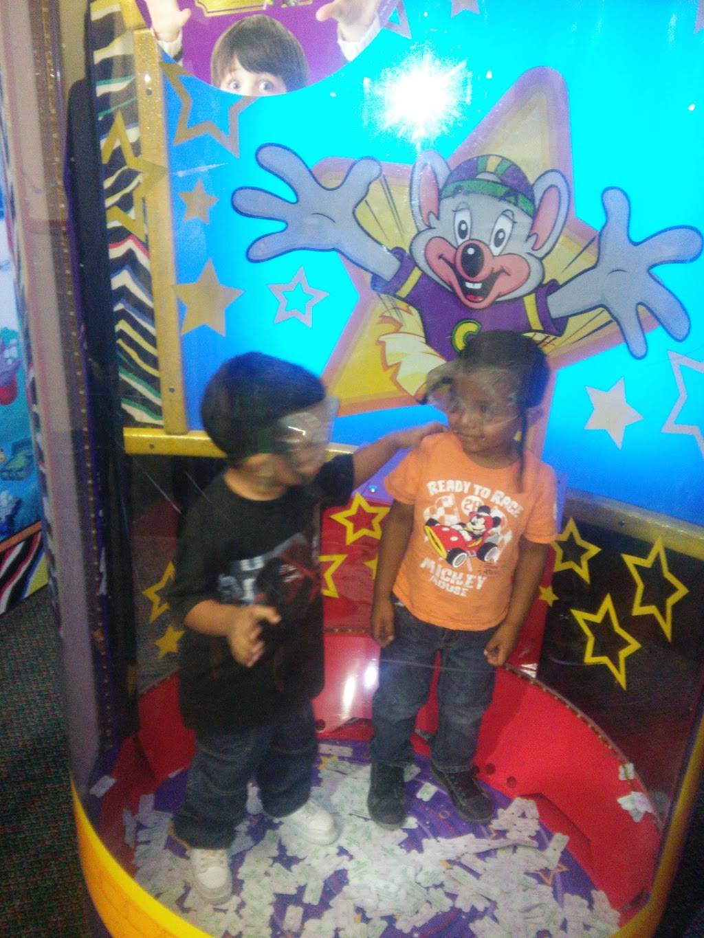 Chuck E. Cheeses | restaurant | 1126 W Valley Pkwy, Escondido, CA 92025, USA | 7607386114 OR +1 760-738-6114