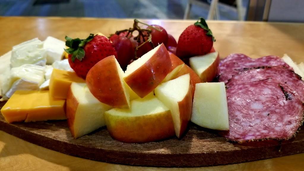 Lucys Snackbar | restaurant | 312 N Chaparral St ste a, Corpus Christi, TX 78401, USA | 3612995040 OR +1 361-299-5040