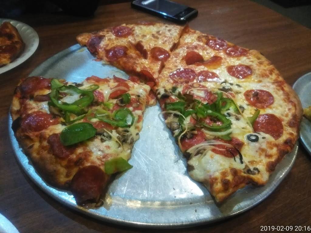 Mancinos Pizza & Grinders | restaurant | 12465 James St # 50, Holland, MI 49424, USA | 6167860600 OR +1 616-786-0600