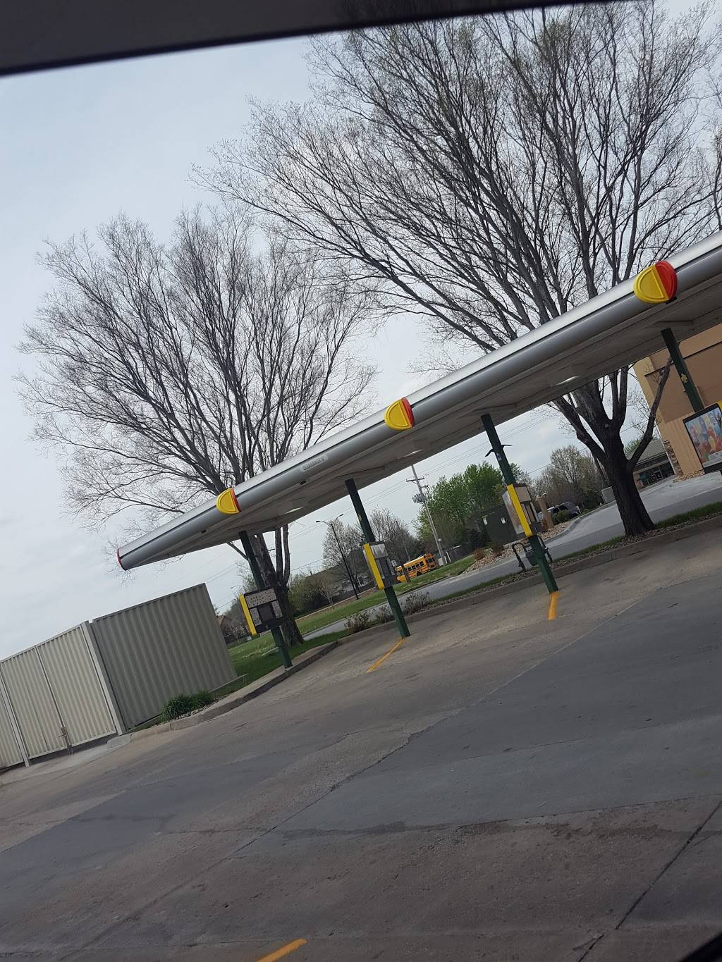Sonic Drive-In | restaurant | 15140 S, S Black Bob Rd, Olathe, KS 66062, USA | 9137642616 OR +1 913-764-2616