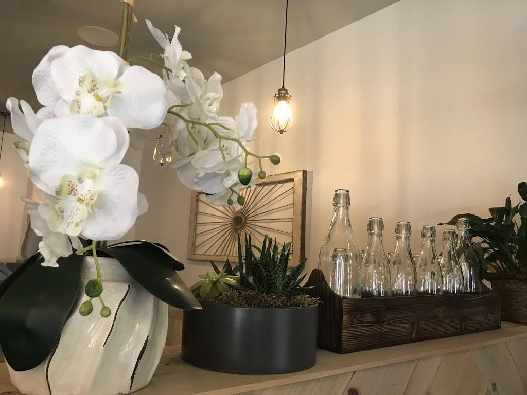 Sin & Grin | restaurant | 353 Main St, Gaithersburg, MD 20878, USA | 3019775595 OR +1 301-977-5595