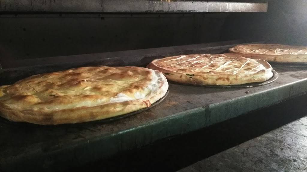 Giannis Pizza, Pasta, & More | restaurant | 15941 Edwards St, Huntington Beach, CA 92647, USA | 7148910473 OR +1 714-891-0473