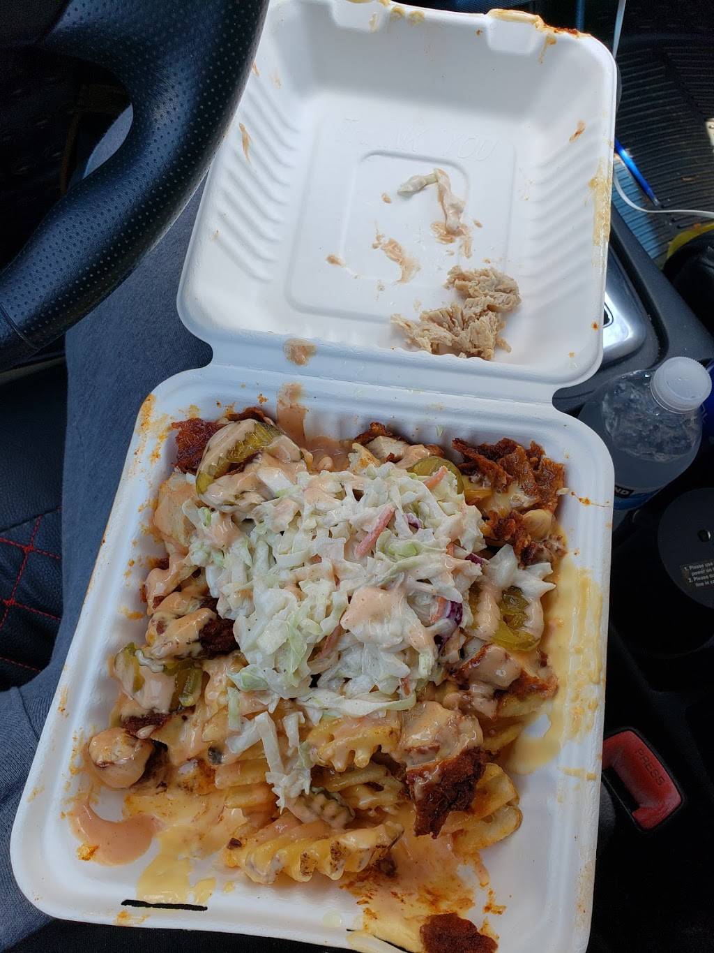 Howdy Hot Chicken | restaurant | 19922 Southwest Fwy, Sugar Land, TX 77479, USA | 8328474974 OR +1 832-847-4974