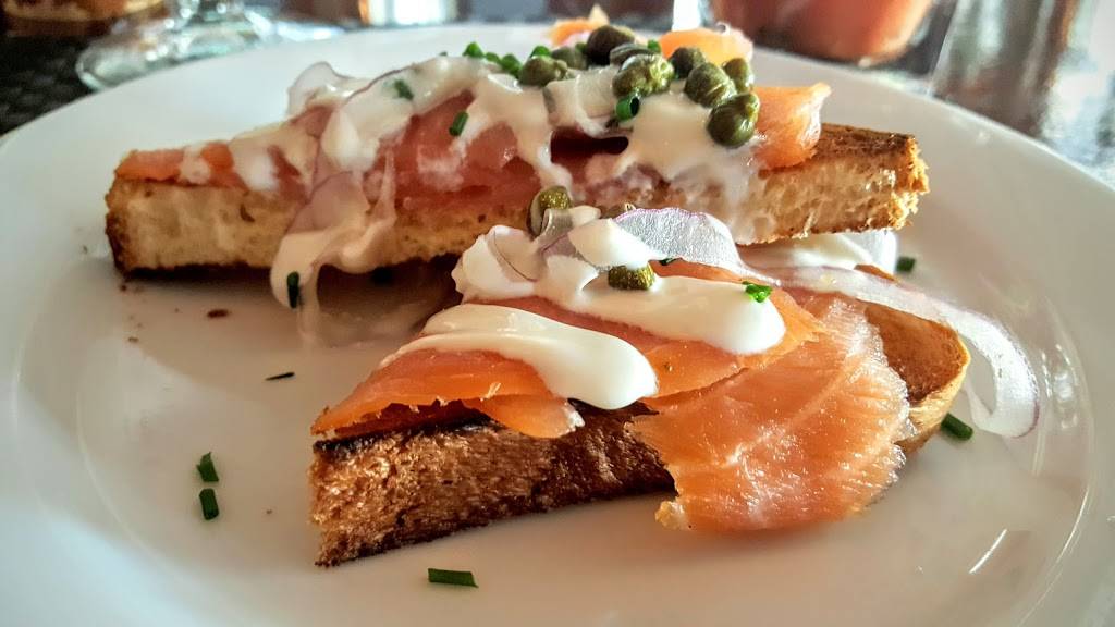 The Brass Rail | restaurant | 135 Washington St, Hoboken, NJ 07030, USA | 2016597074 OR +1 201-659-7074